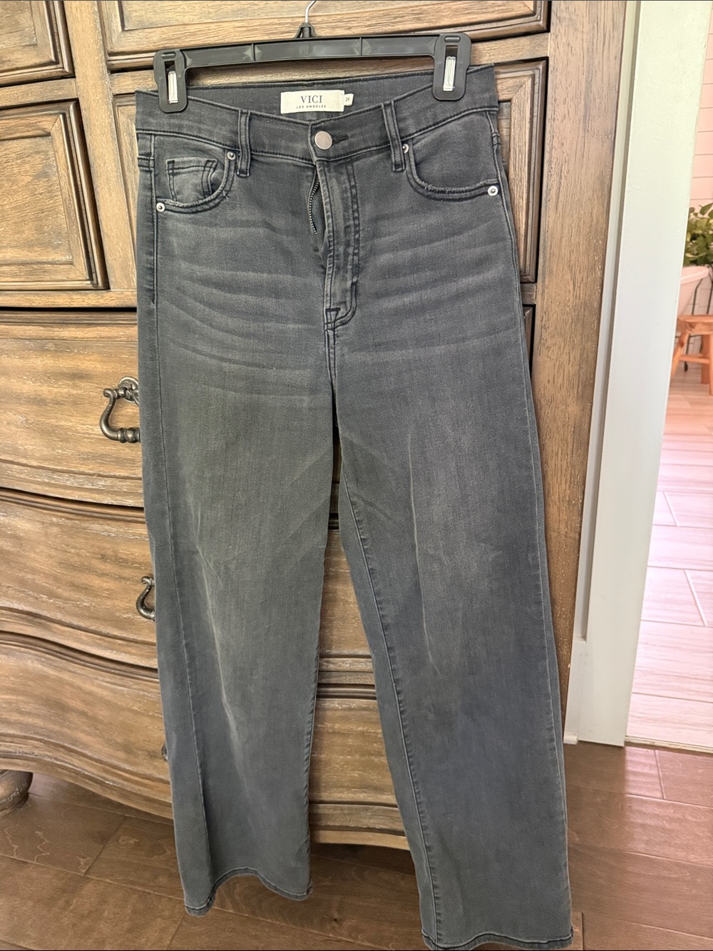 VICI Icon High Rise Stretch Jeans. Size 26